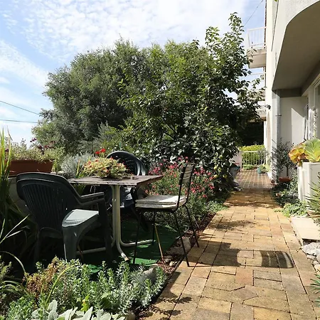 Botanica Apartment *